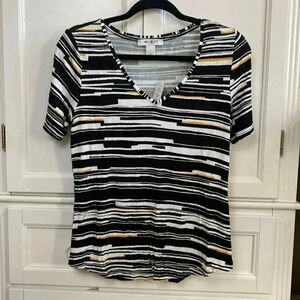 White House black market NWT striped v-neck foundation tee
